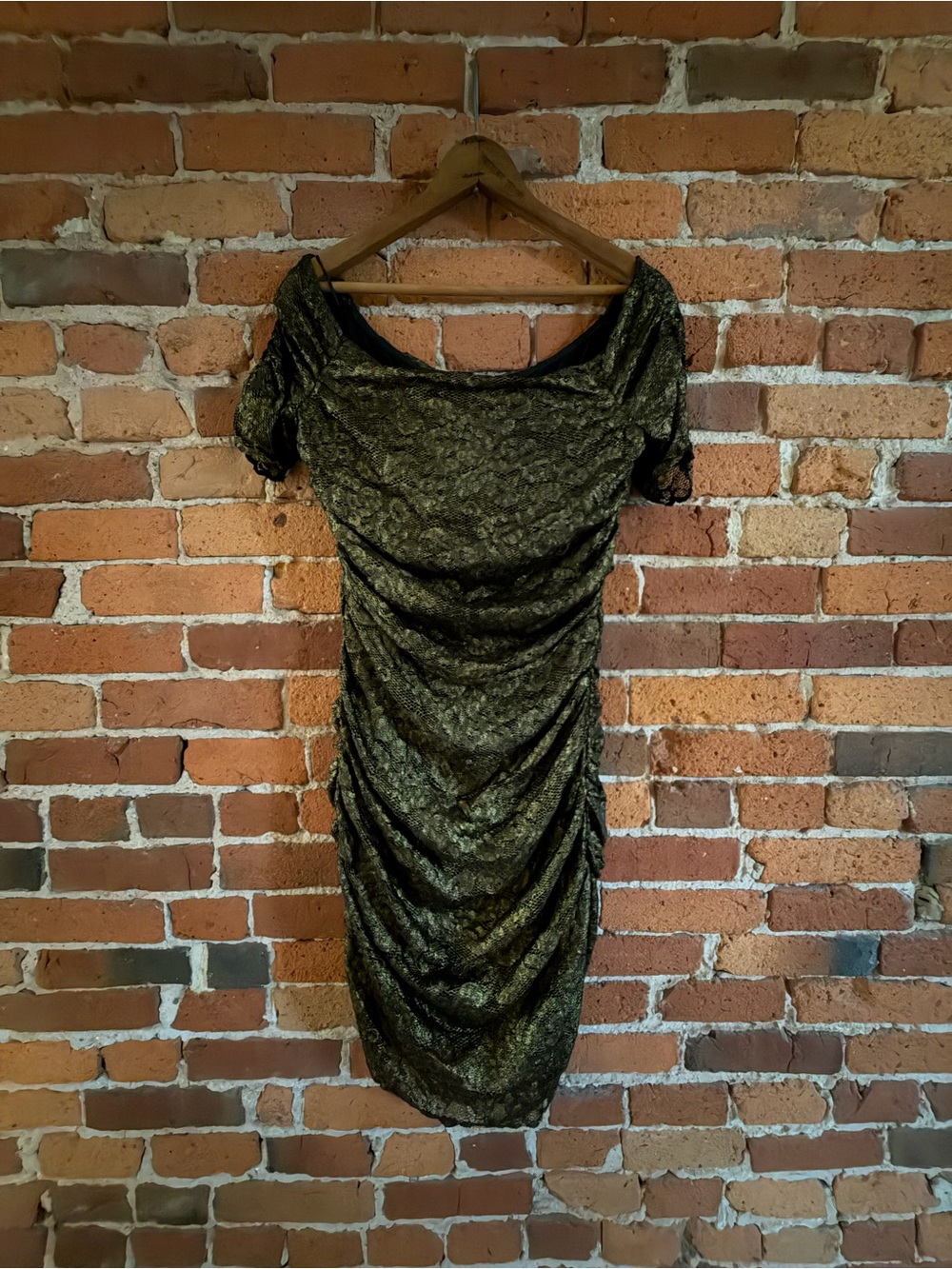 Badgley Mischka Metallic Gold Ruched Cocktail Dress